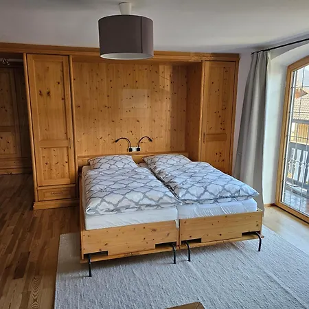 Rebensburg Apartment *
